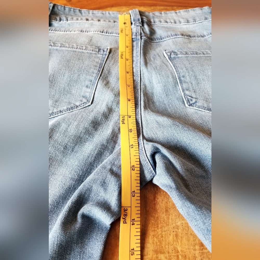 High Rise Distressed Jeans - Picture 6 of 8